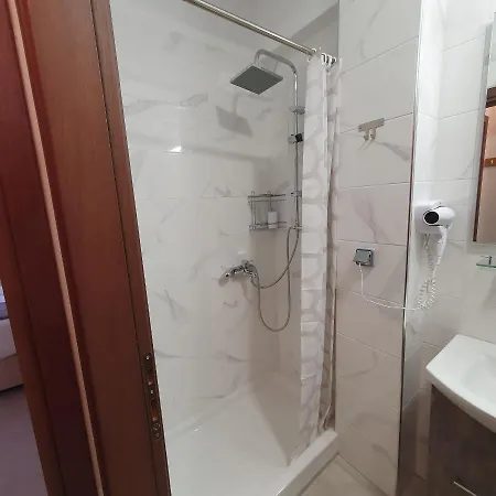 מלון דירות Park 4*